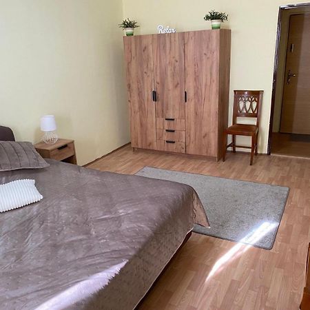 Apartmany 2Kk U Fakultni Nemocnice Volne Parkovani Градец-Кралове Экстерьер фото