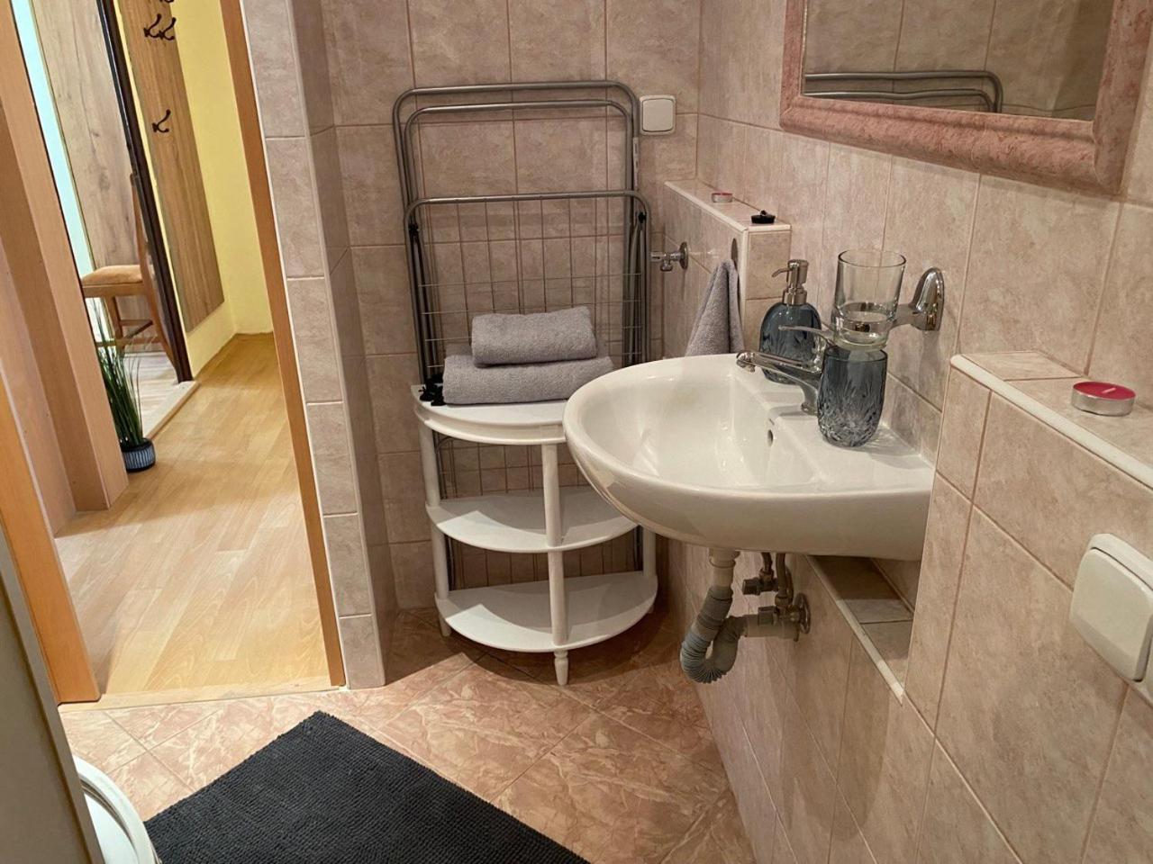 Apartmany 2Kk U Fakultni Nemocnice Volne Parkovani Градец-Кралове Экстерьер фото