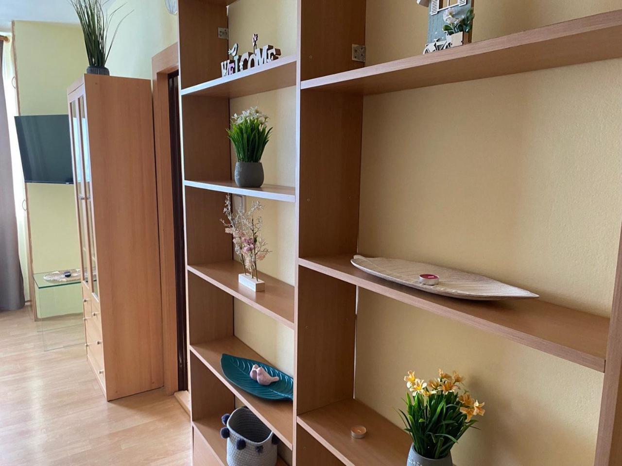 Apartmany 2Kk U Fakultni Nemocnice Volne Parkovani Градец-Кралове Экстерьер фото
