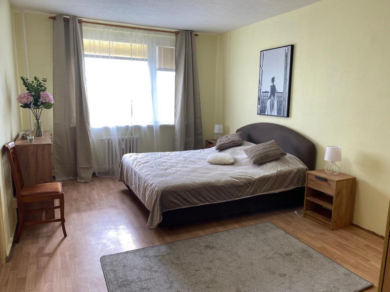 Apartmany 2Kk U Fakultni Nemocnice Volne Parkovani Градец-Кралове Экстерьер фото